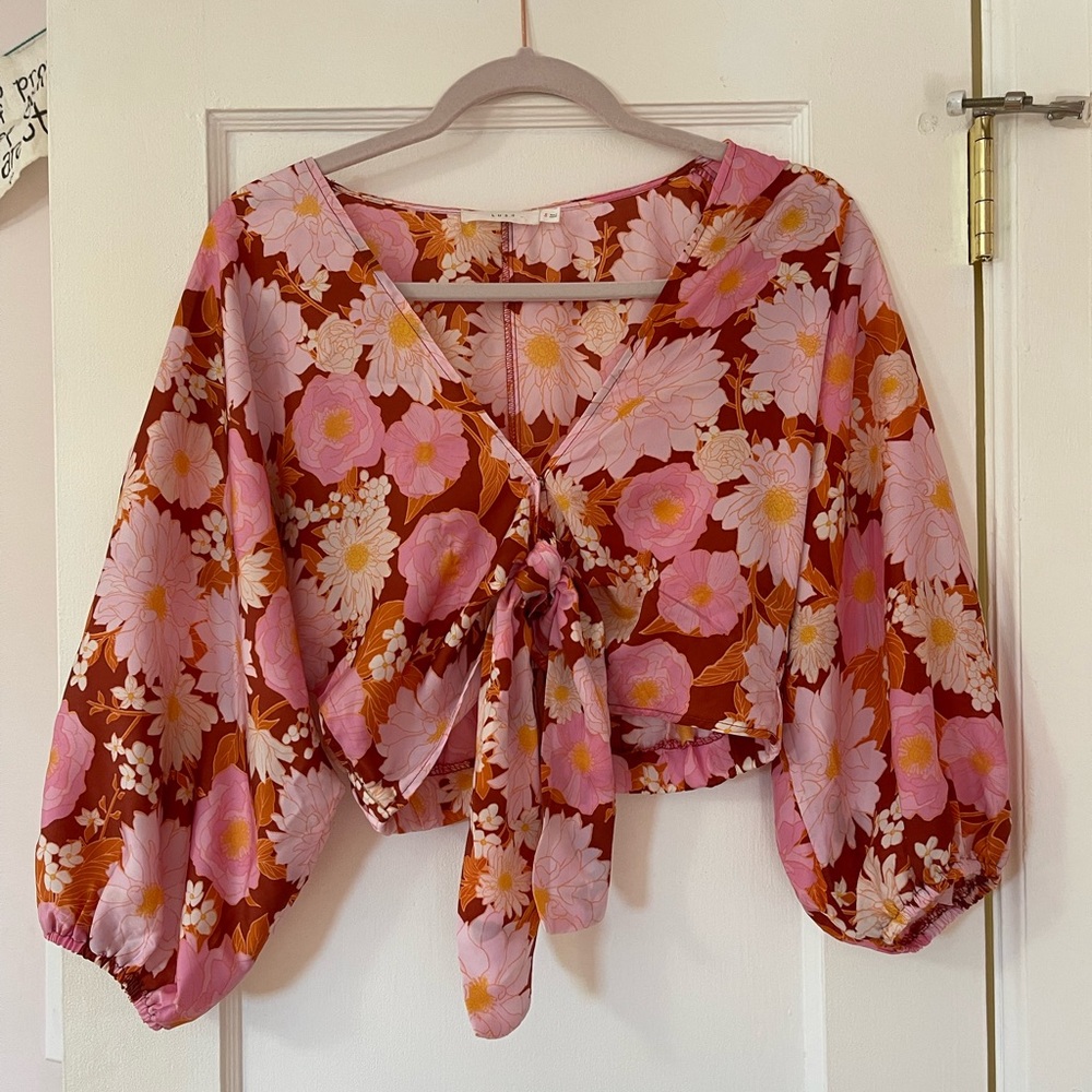 Silky tie blouse